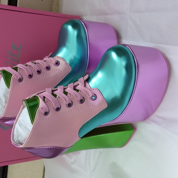 Carnival Dreams Platforms - Picture 9 of 12